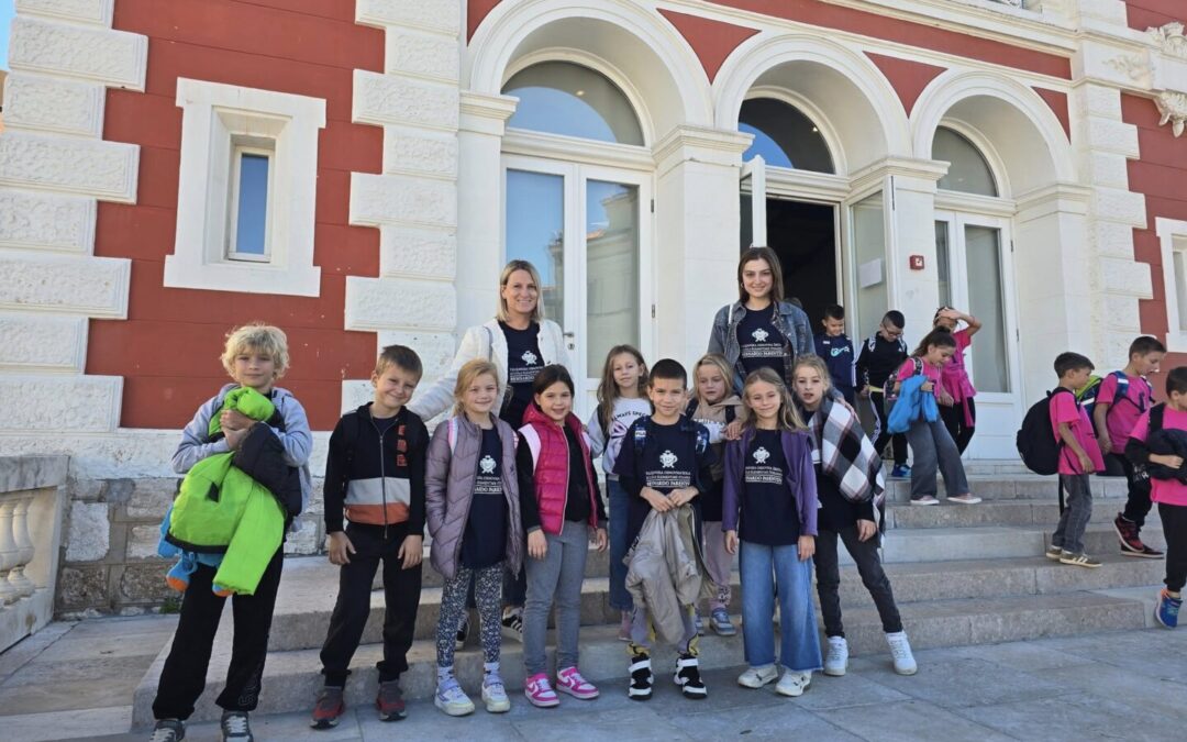 La prima a teatro, per la Settimana del bambino