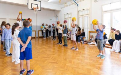 L’ora di ginnastica all’insegna della pallacanestro!